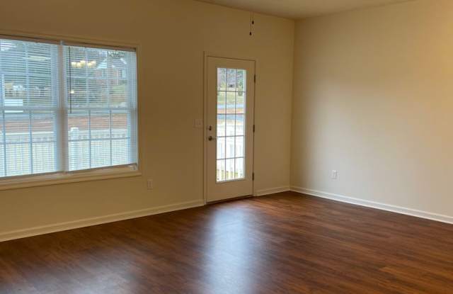 Two Master Suite Apartment Townhouse Gallery 4