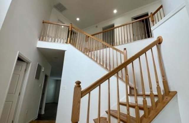 1801 Birch Bay Ct Gallery 2