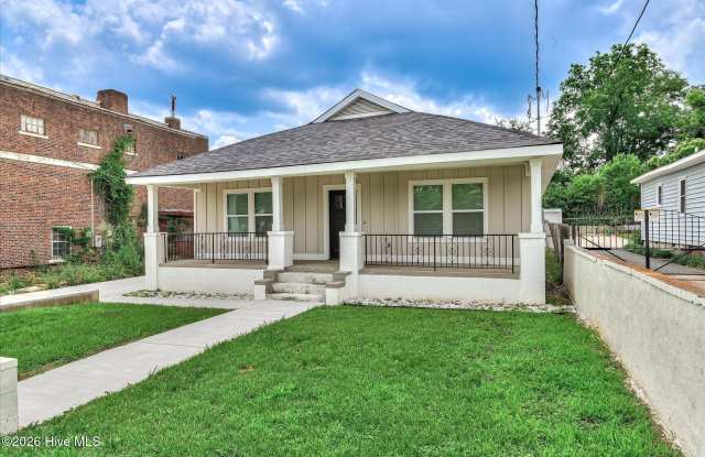 1924 M L King Jr Boulevard Gallery 2