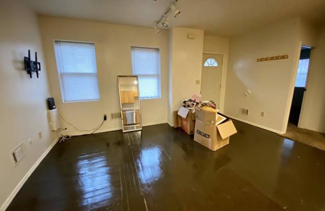 1710 Carey Way Unit 2 Gallery 4