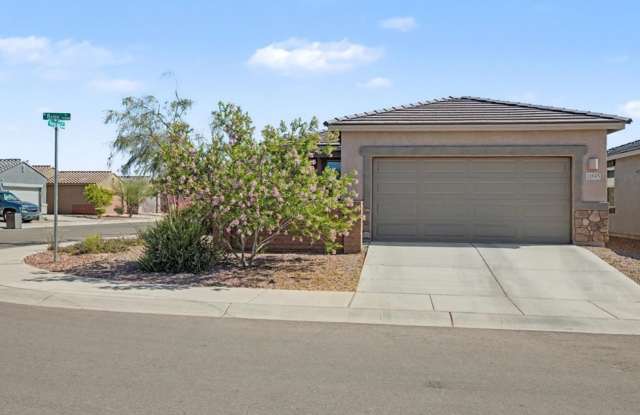 Spacious 4-Bedroom Home with Modern Features & EV Charging! photos photos
