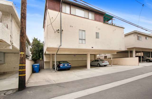 1442 Brockton Apartments Gallery 4