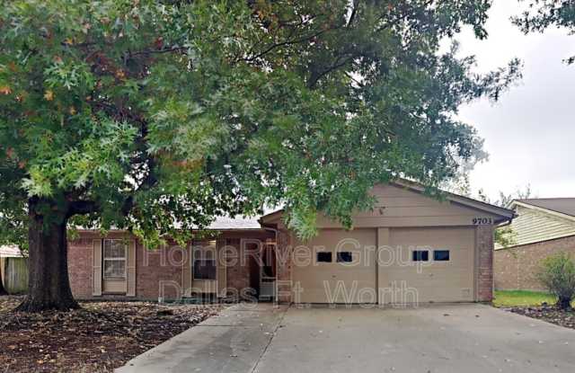 9703 La Rochelle Dr photos photos
