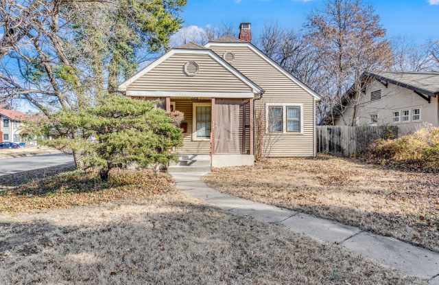 Charming 3BR in College Hill – Pet Friendly & Move-In Ready! photos photos