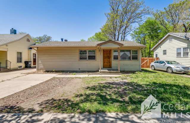 3 Bedroom with Den and 2 Car Garage! photos photos