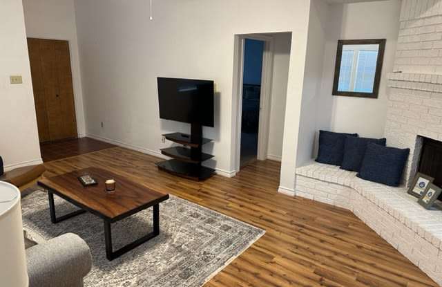4504 Fairgate Dr Gallery 2