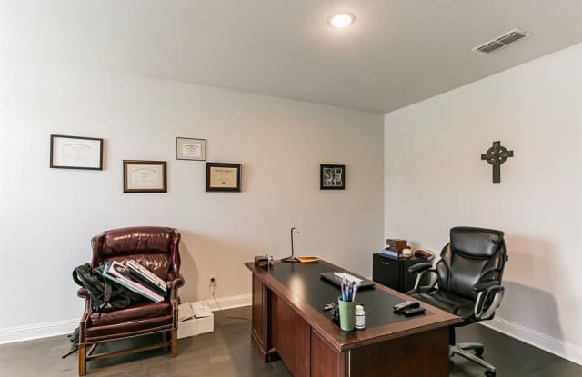 3225 Woodland Drive Gallery 4