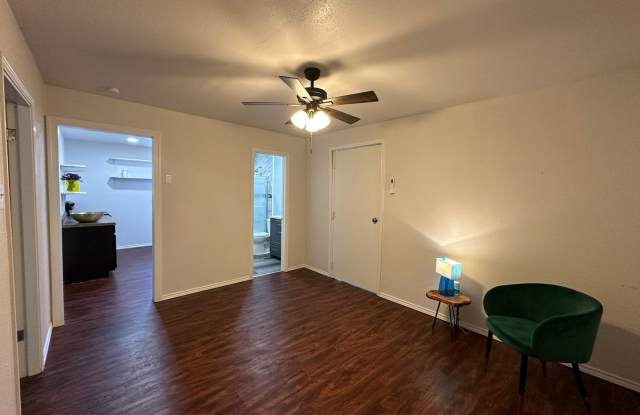 2-Bedroom, Great Location, Off street parking! Gallery 1