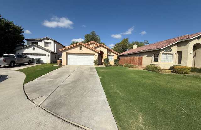 Single-Story 3 Bed, 2 Bath Home with Fireplace and Garage photos photos