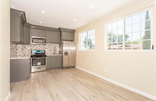 11442 Baird Avenue 1/2 Gallery 4