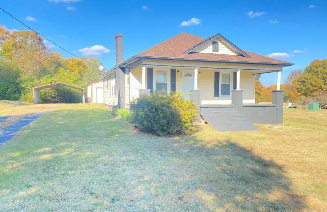 3bd/2ba Remodeled House on large Lot off Enochville Rd photos photos