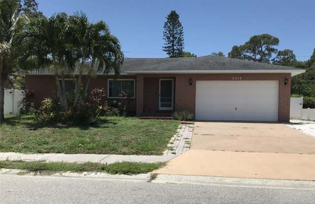 Unfurnished Annual Rental - 7715 9th Avenue Drive Northwest, Manatee County, FL 34209