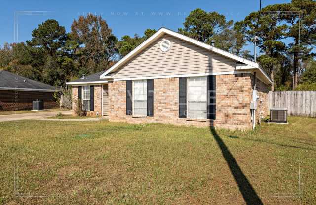 Charming 3-Bed 2-Bath Brick Home in West Mobile - 13542 Daniels Drive, Mobile County, AL 36695