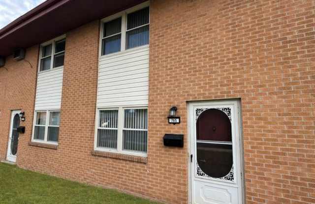 765 North Macomb Street photos photos