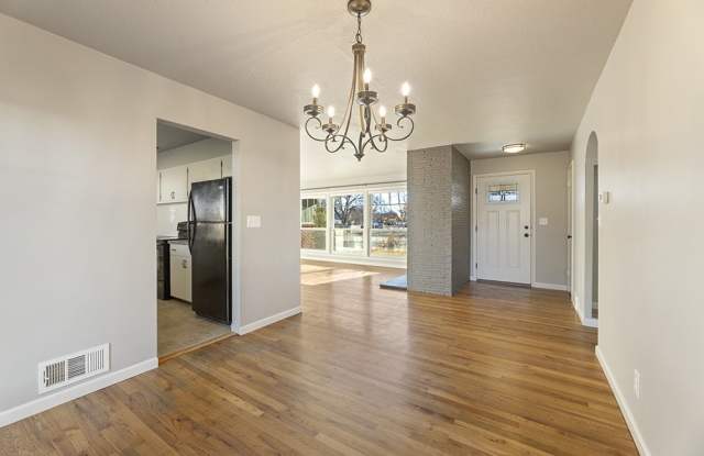 6216 Robertson Drive Gallery 3