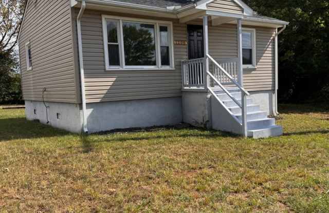 2 Bedroom || 1 Bathroom Single Family Home Gallery 1