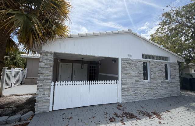 204 S Seacrest Circle Gallery 3