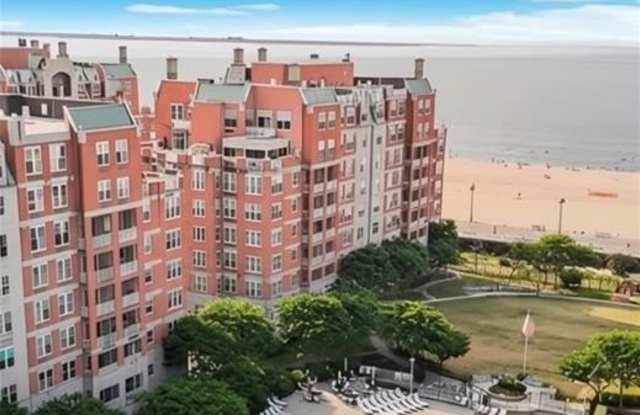 60 Oceana Drive W Gallery 3