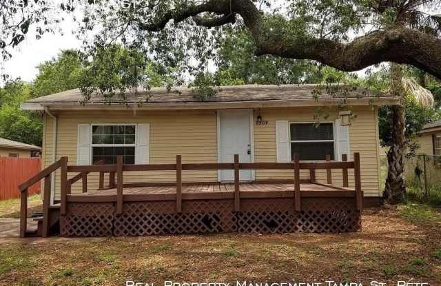 8509 N 11th St - 8509 North 11th Street, Tampa, FL 33604