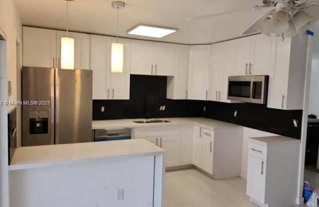 10350 SW 220th St photos photos