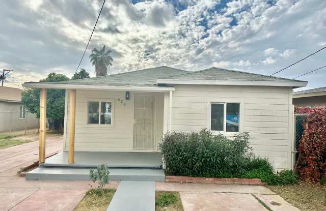 Newly Updated 2/1 in Madera - 426 Vineyard Avenue, Madera, CA 93638