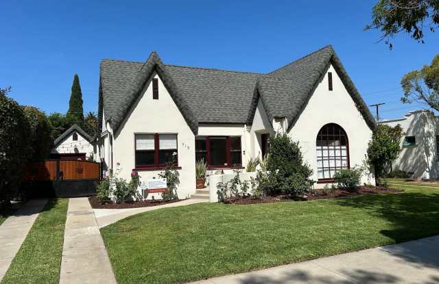 Truly Adorable Tudor Style 2 Bed 1 Bath Home in Anaheim! photos photos Truly Adorable Tudor Style 2 Bed 1 Bath Home in Anaheim! photos photos