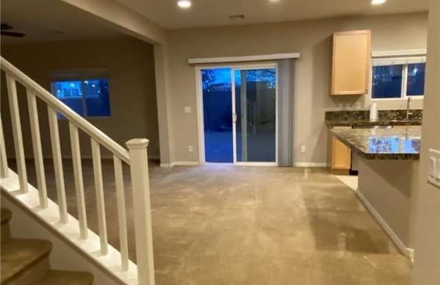8065 Ancient Oaks Avenue Gallery 4