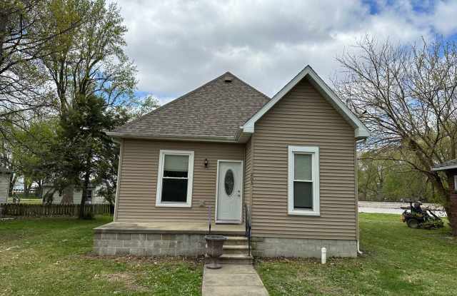Coming Soon!! 2 BEDROOM, OFFICE SPACE, LAUNDRY ROOM! photos photos