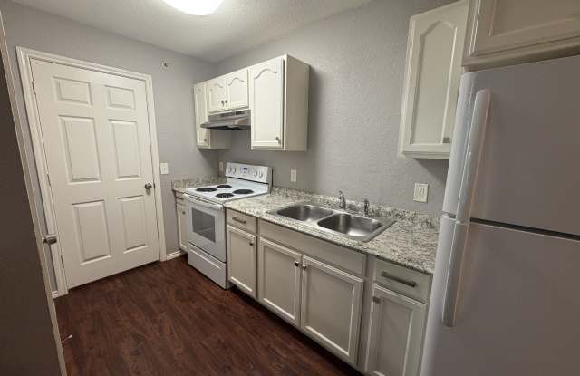 11106 Bel Air Gallery 2
