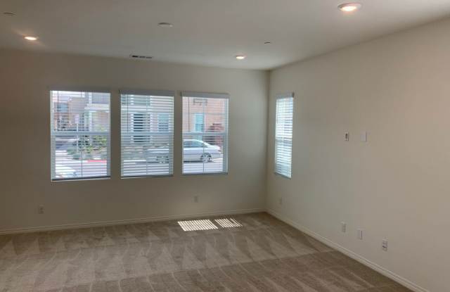 16054 Huckleberry Avenue Gallery 3