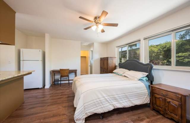 Charming Studio photos photos Charming Studio photos photos