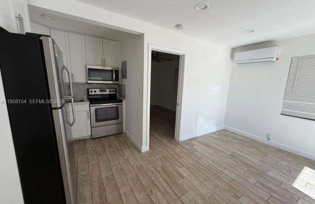 5843 Harding St photos photos