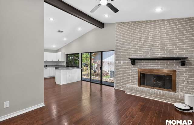 Charming 4BR House in San Antonio Gallery 1