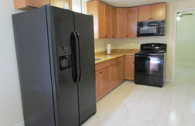 23220 SPALDING LN (BASEMENT APT) Gallery 3