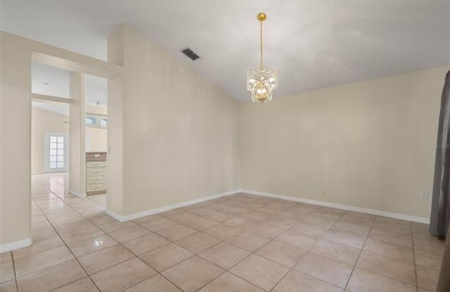 212 W IDLEWILD AVENUE Gallery 4