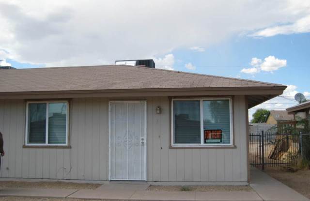 ADORABLE APACHE JUNCTION TWO-BEDROOM! - 410 East Peppertree Avenue, Apache Junction, AZ 85119