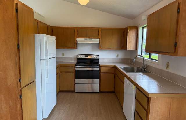 3BR/2BA Home located in Hilo! Gallery 4