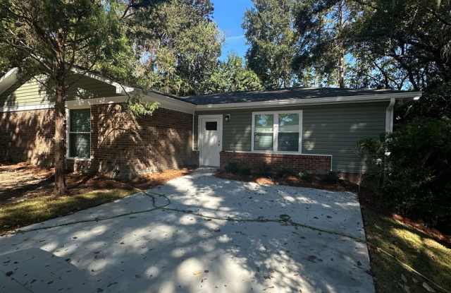 Newly remodeled 4/2 in the Eastgate Community Available Now!! photos photos