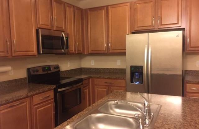 Available Now!  2 story town home in Liberty Crossing, spacious and bright Gallery 3
