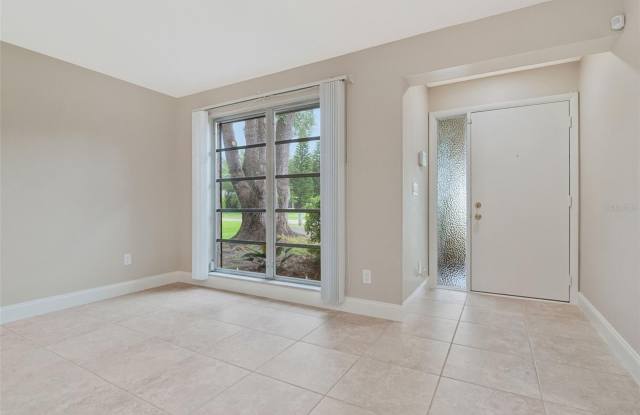 2958 DUNDEE Drive Gallery 2
