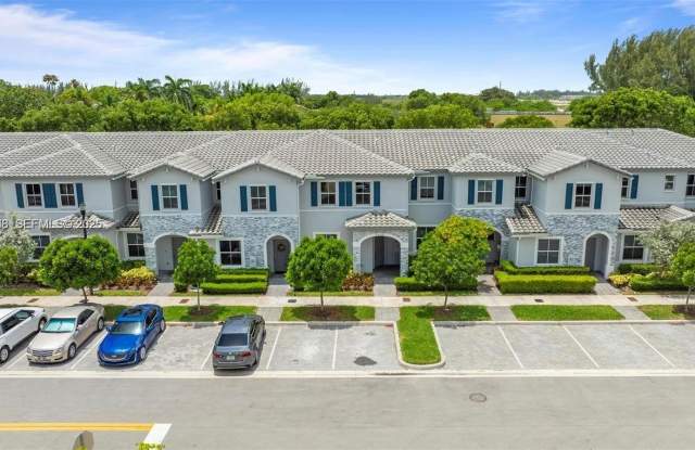 2668 SE 19th St photos photos