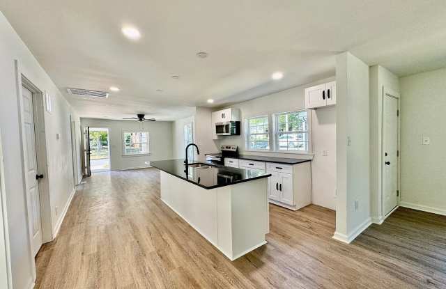 Room in 4 Bedroom Home in Concord photos photos