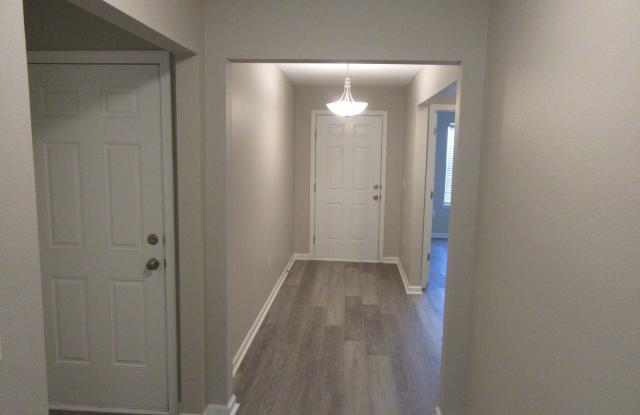 4704 Windsor Park Ln. Gallery 2