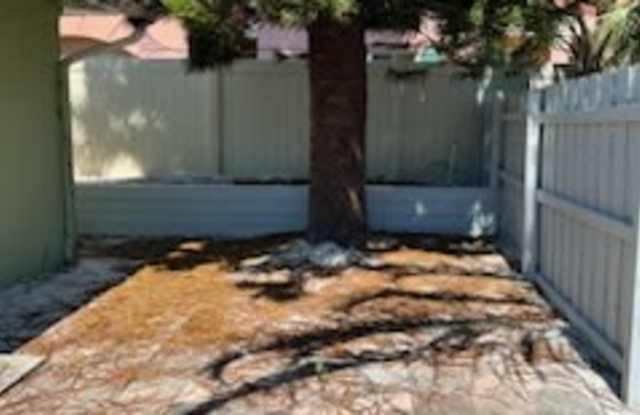 1022 NE 17th WayUnit 8 photos photos