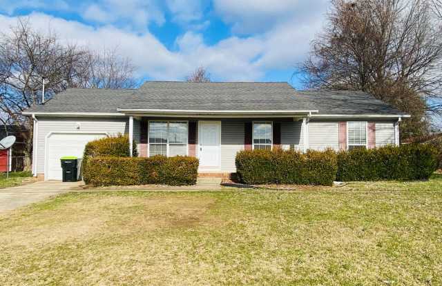 Charming Ranch Home - 946 Hugh Hunter Road, Oak Grove, KY 42262