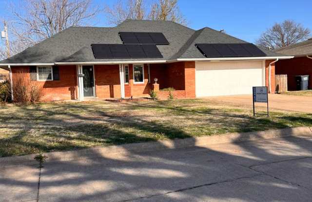 3310 Mayberry - 3310 Mayberry Street, Enid, OK 73703
