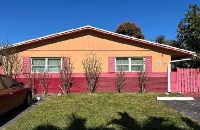 5211 NW 16th St photos photos