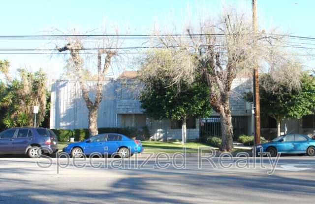 12325 Moorpark St. photos photos