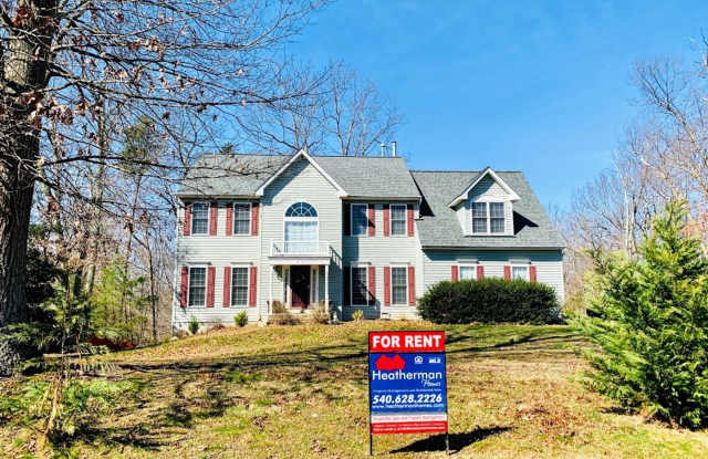 BEAUTIFUL 5 BEDROOM HOME ON ACREAGE (STAFFORD) - 49 Crestwood Lane, Stafford County, VA 22554