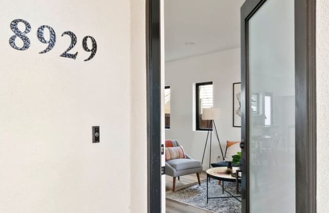 Stunning brand new construction, modern luxury living! Private outdoor space! Gallery 3